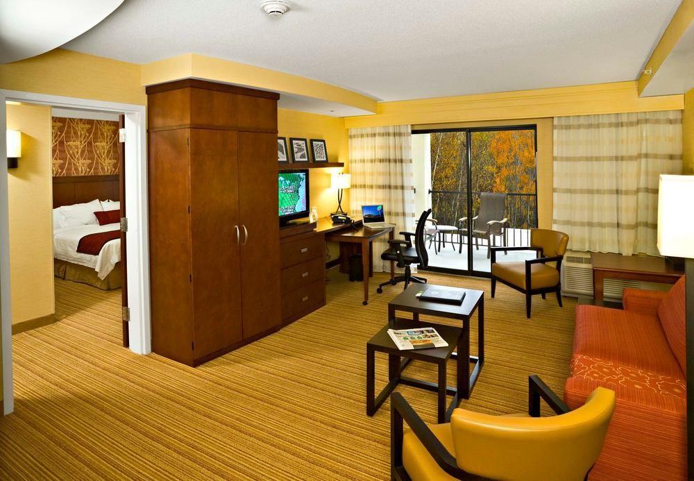 Courtyard Bangor Hotel Bagian luar foto