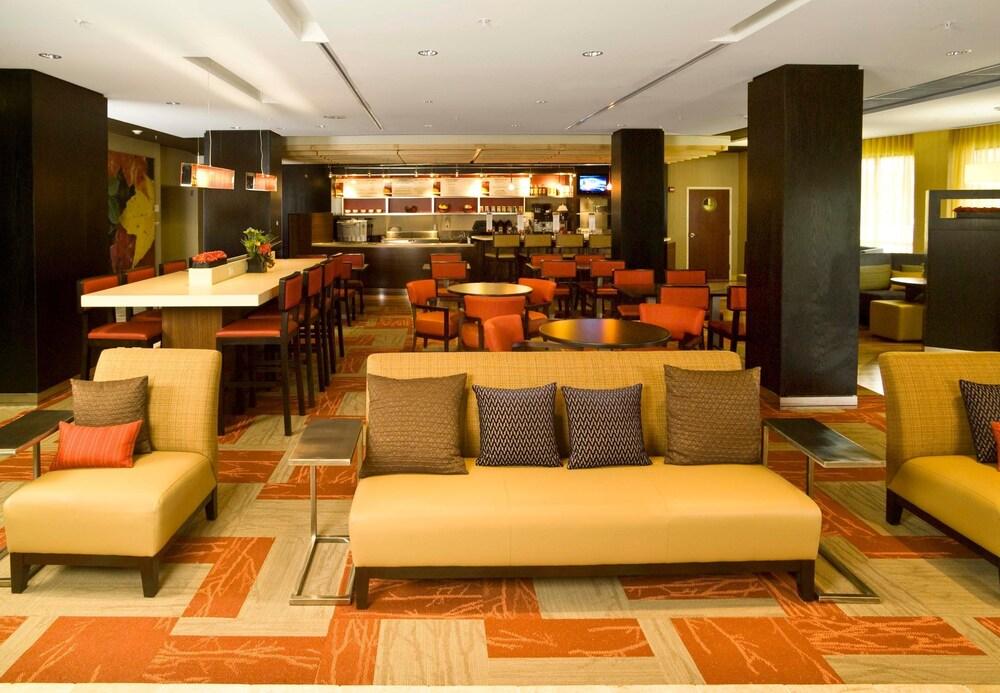 Courtyard Bangor Hotel Bagian luar foto