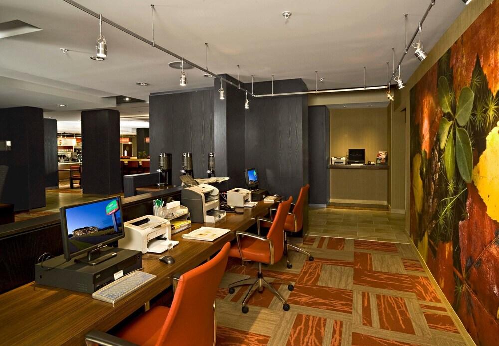 Courtyard Bangor Hotel Bagian luar foto
