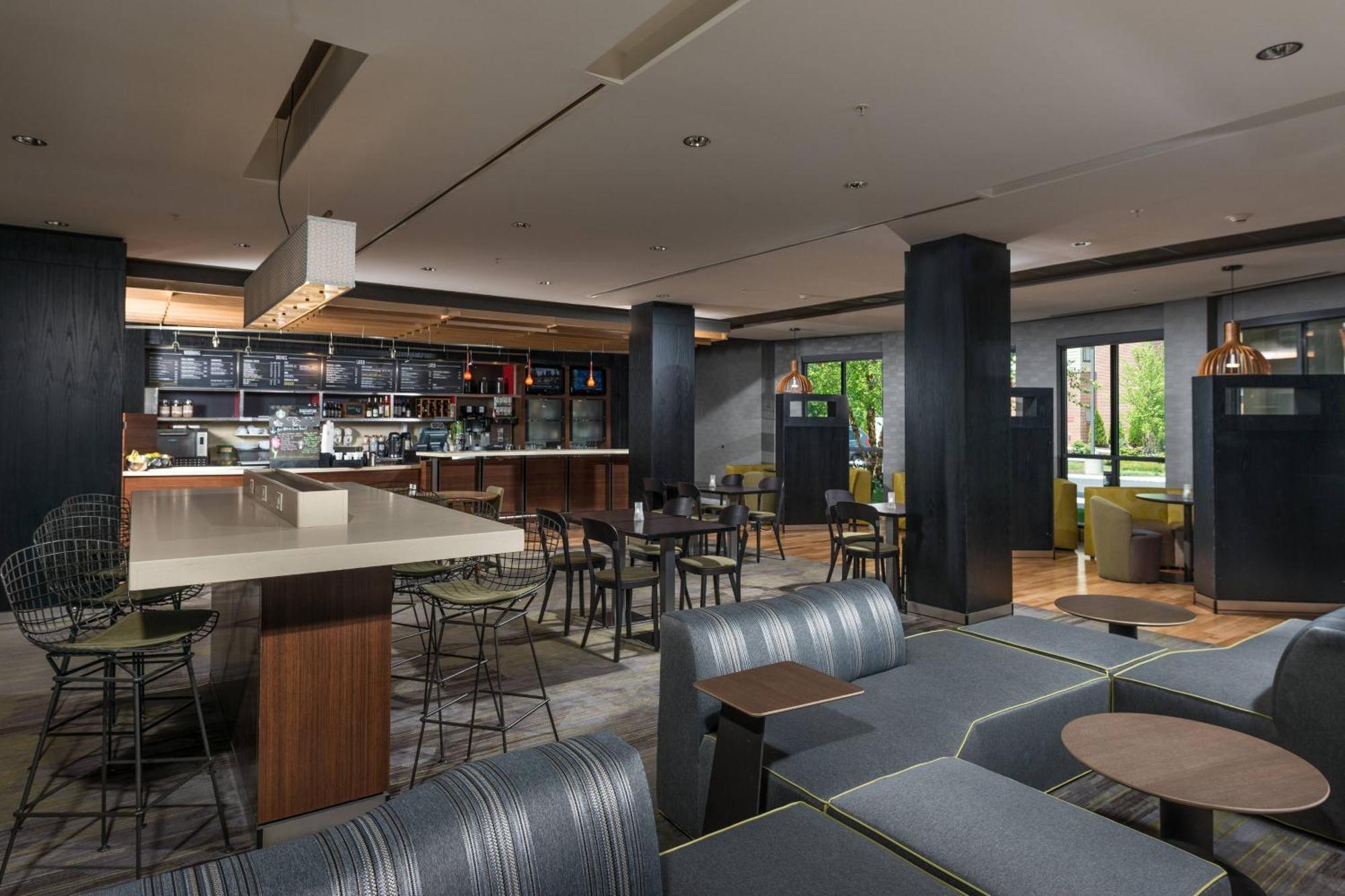 Courtyard Bangor Hotel Bagian luar foto