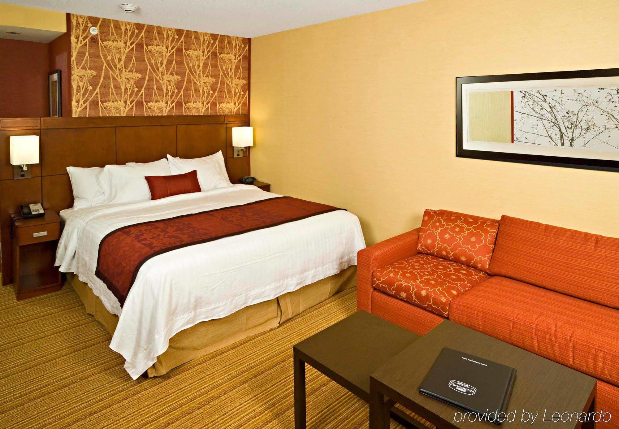 Courtyard Bangor Hotel Bagian luar foto
