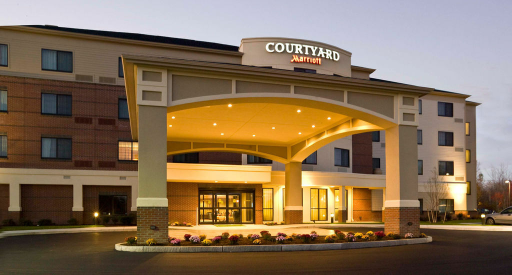 Courtyard Bangor Hotel Bagian luar foto