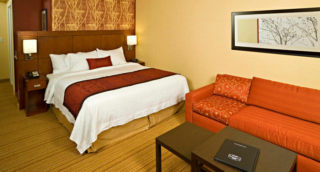 Courtyard Bangor Hotel Bagian luar foto